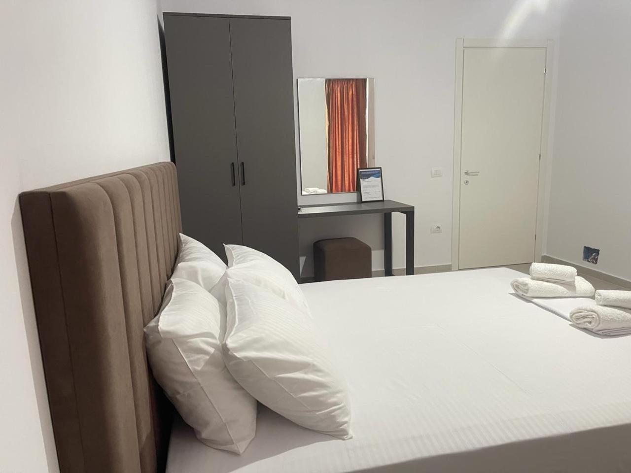 Sunrose Residences Saranda Kültér fotó